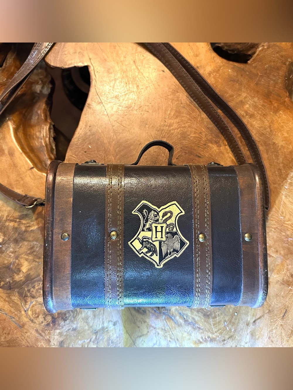Harry Potter Hogwarts Crest wood and leather Crossbody Bag